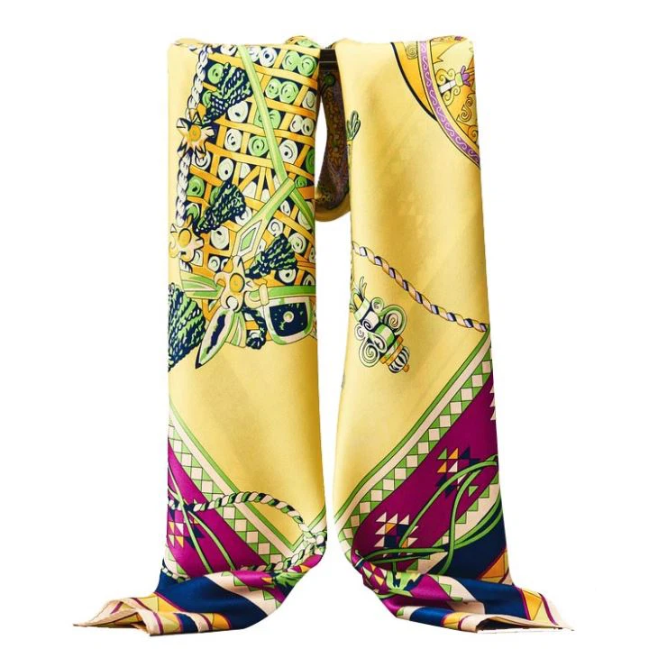 Eșarfă cu gât satinat